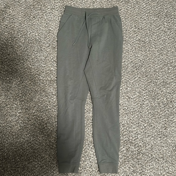 Women’s Lululemon Joggers - Picture 1 of 3